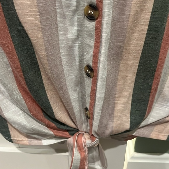 Torrid Tie Front Tshirt Size 0 - Picture 2 of 4